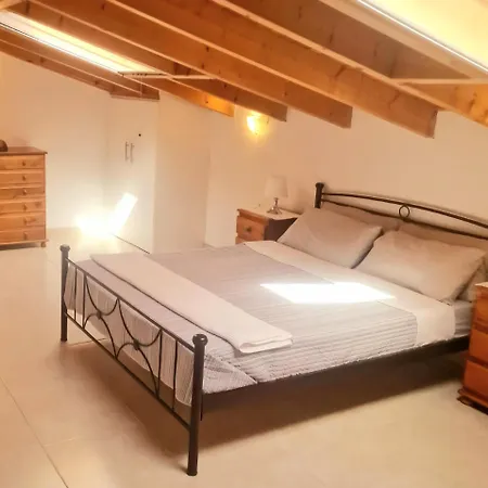 Kouros Apartmán