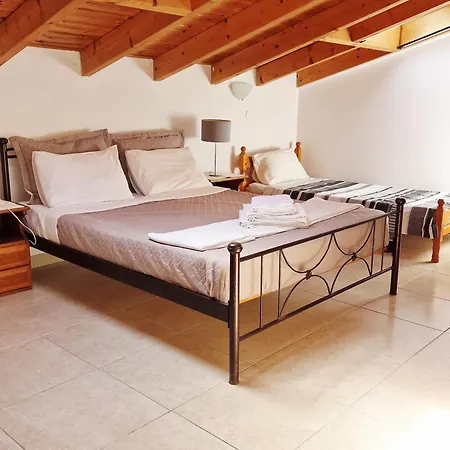 Kouros Appartement Agios Nikolaos (Corfu)