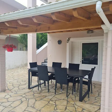 Apartman Kouros *